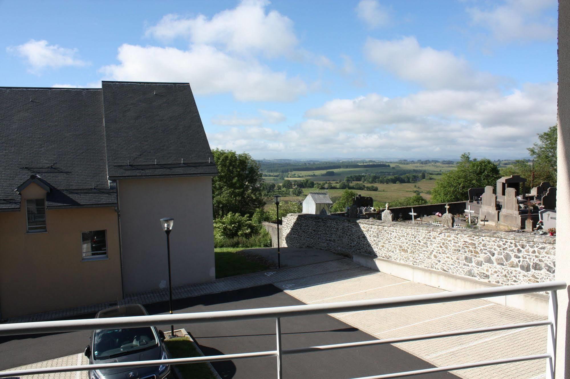 Aux Balcons Du Sancy Aparthotel Picherande Luaran gambar